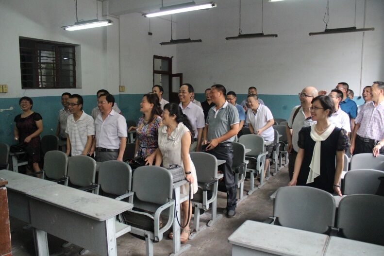 校友2.jpg 校友2.jpg